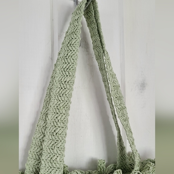 Straw Large Floral Top Trim Tote Handbag - Picture 4 of 7